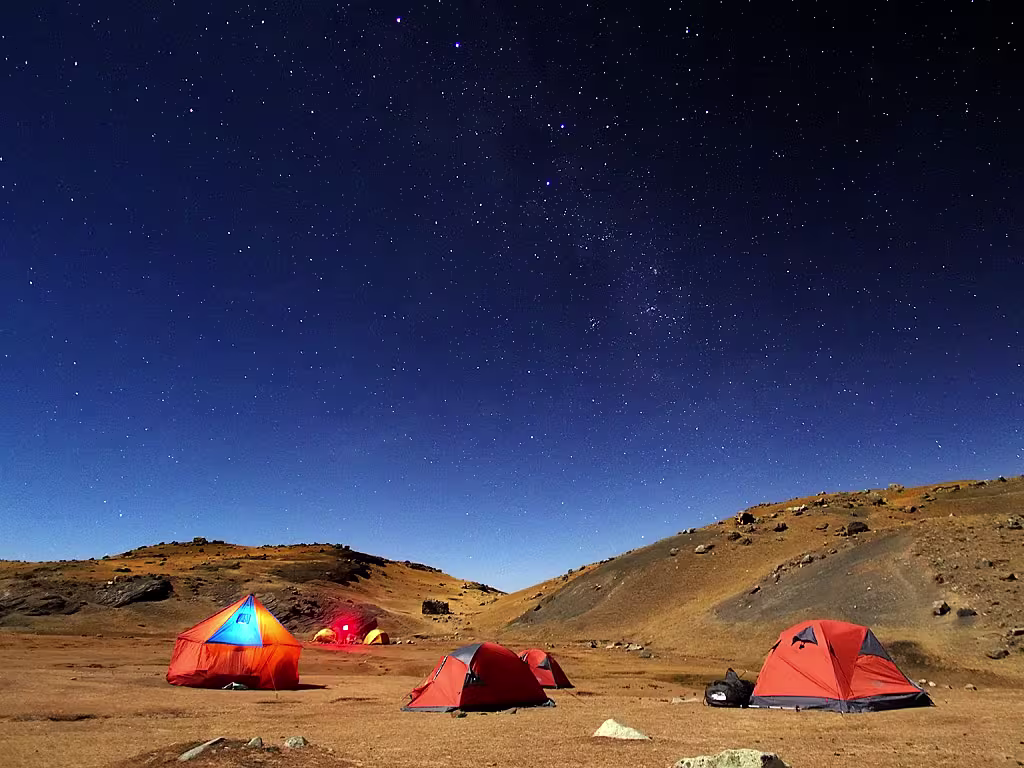 la notte cala sul campo base