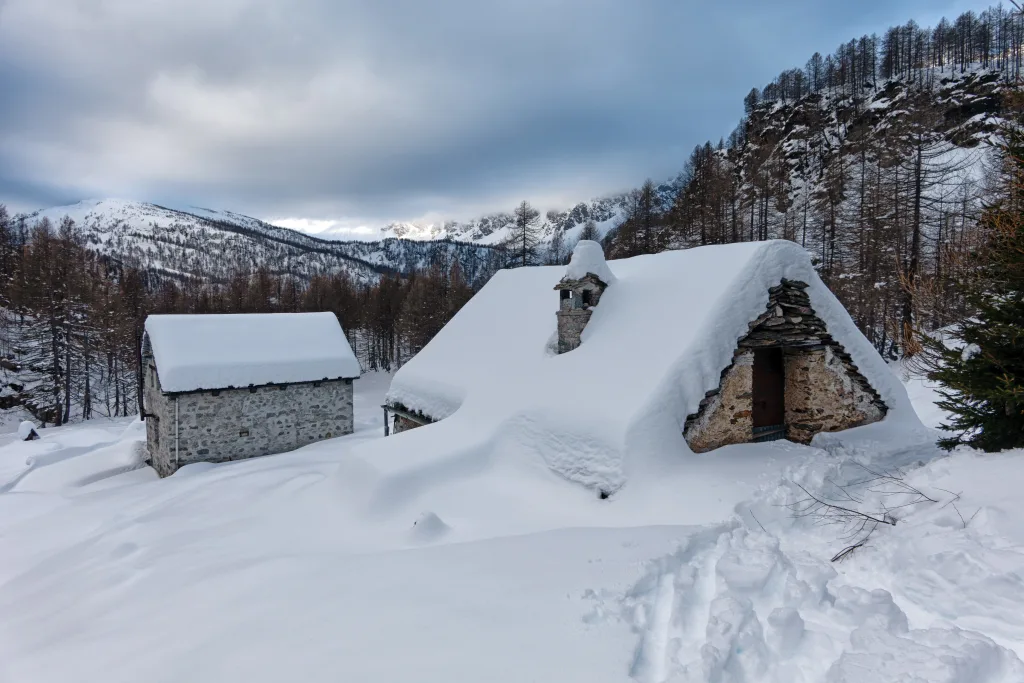 Alla baite deviamo a destra