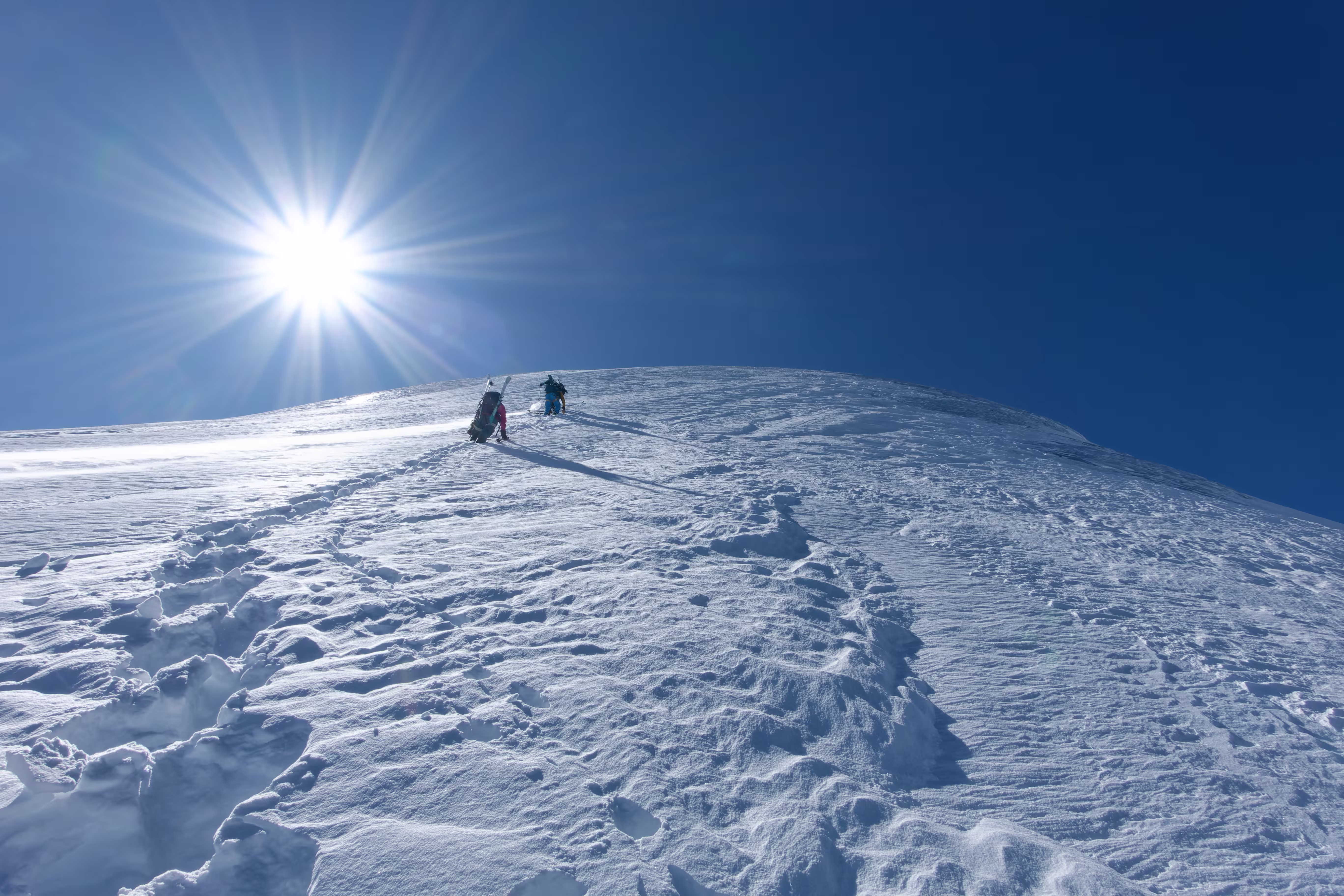 La ripida rampa che porta sotto la vetta