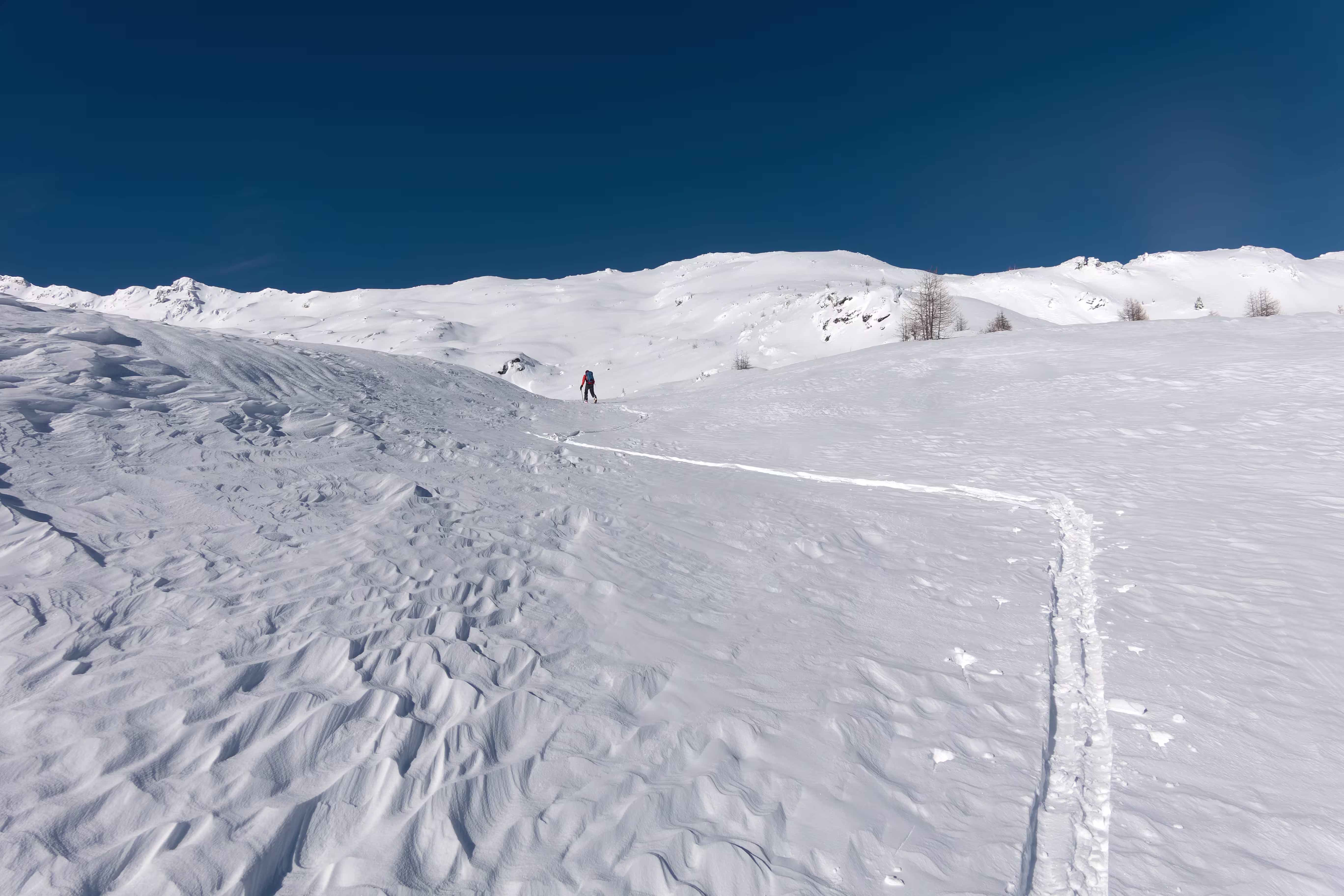 Il vento ha rovinato la neve nella parte alta