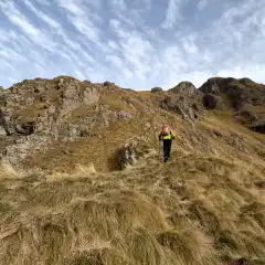 Secondo salto roccioso da aggirare a destra