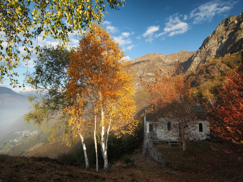 La chiesetta dell’Alpe Lut