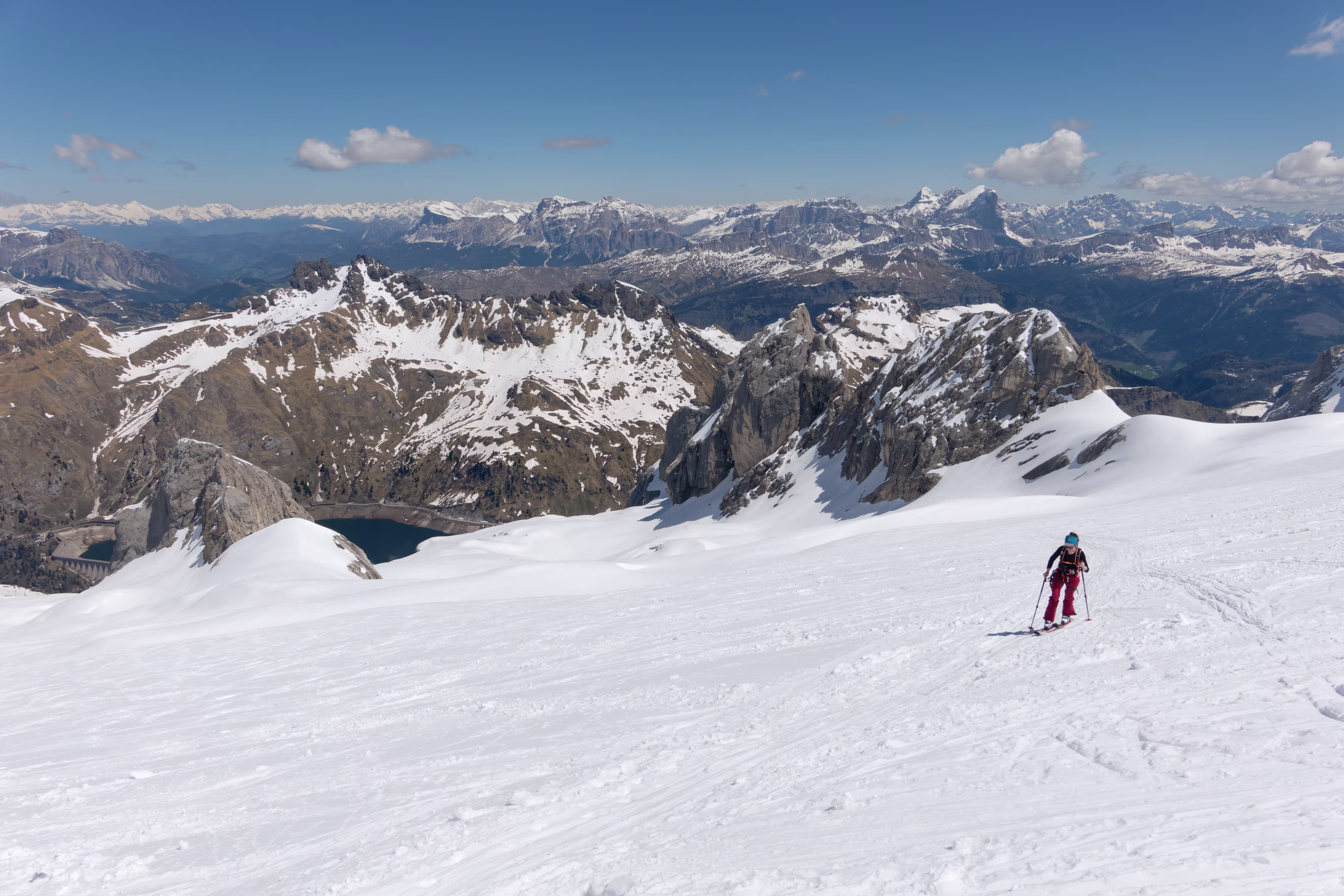 Il panorama si apre sulle Tofane