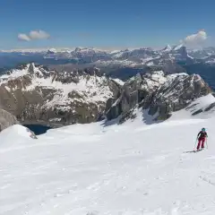 Il panorama si apre sulle Tofane