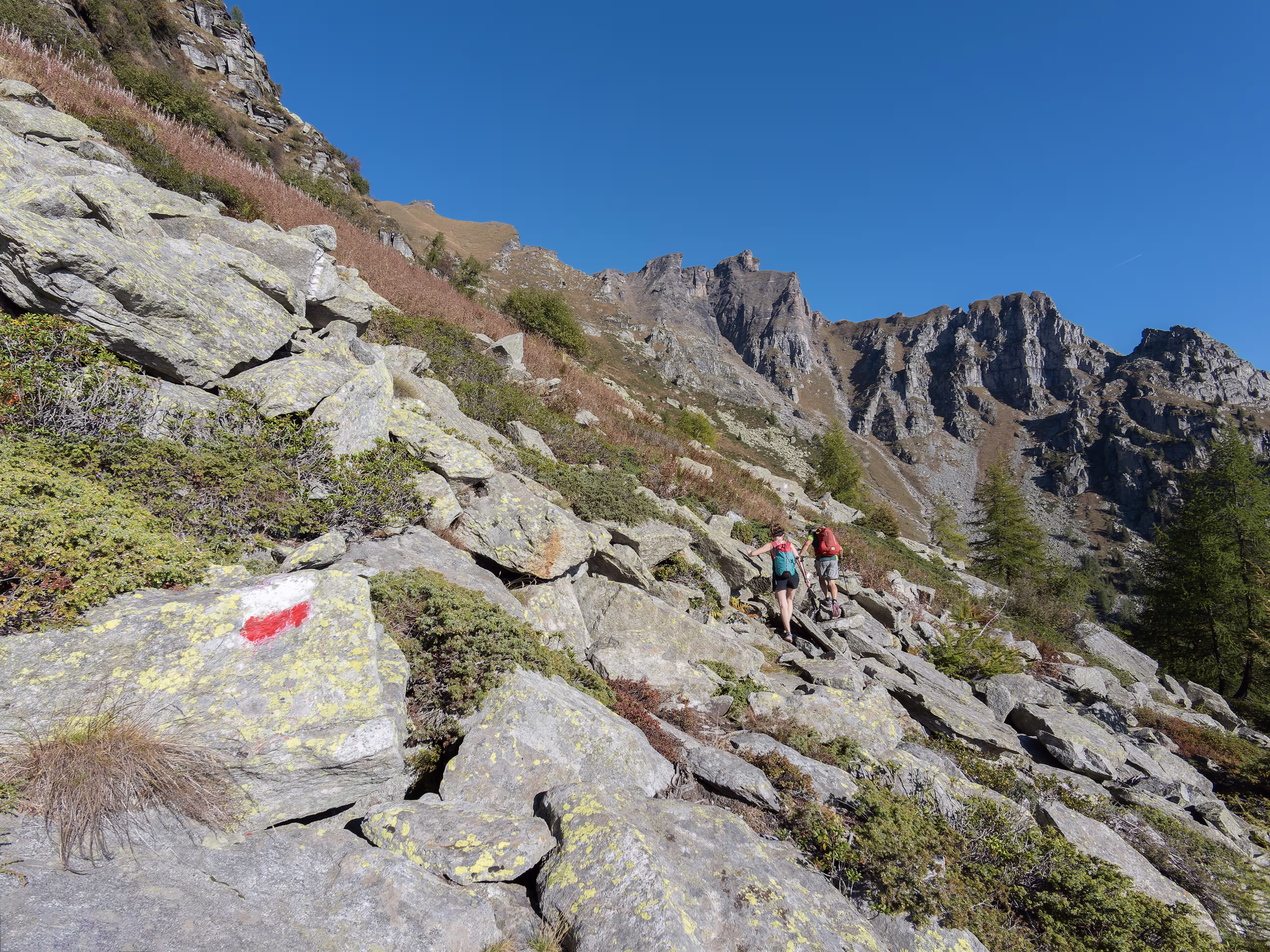 Qualche blocco sotto la Croce dei Meri.