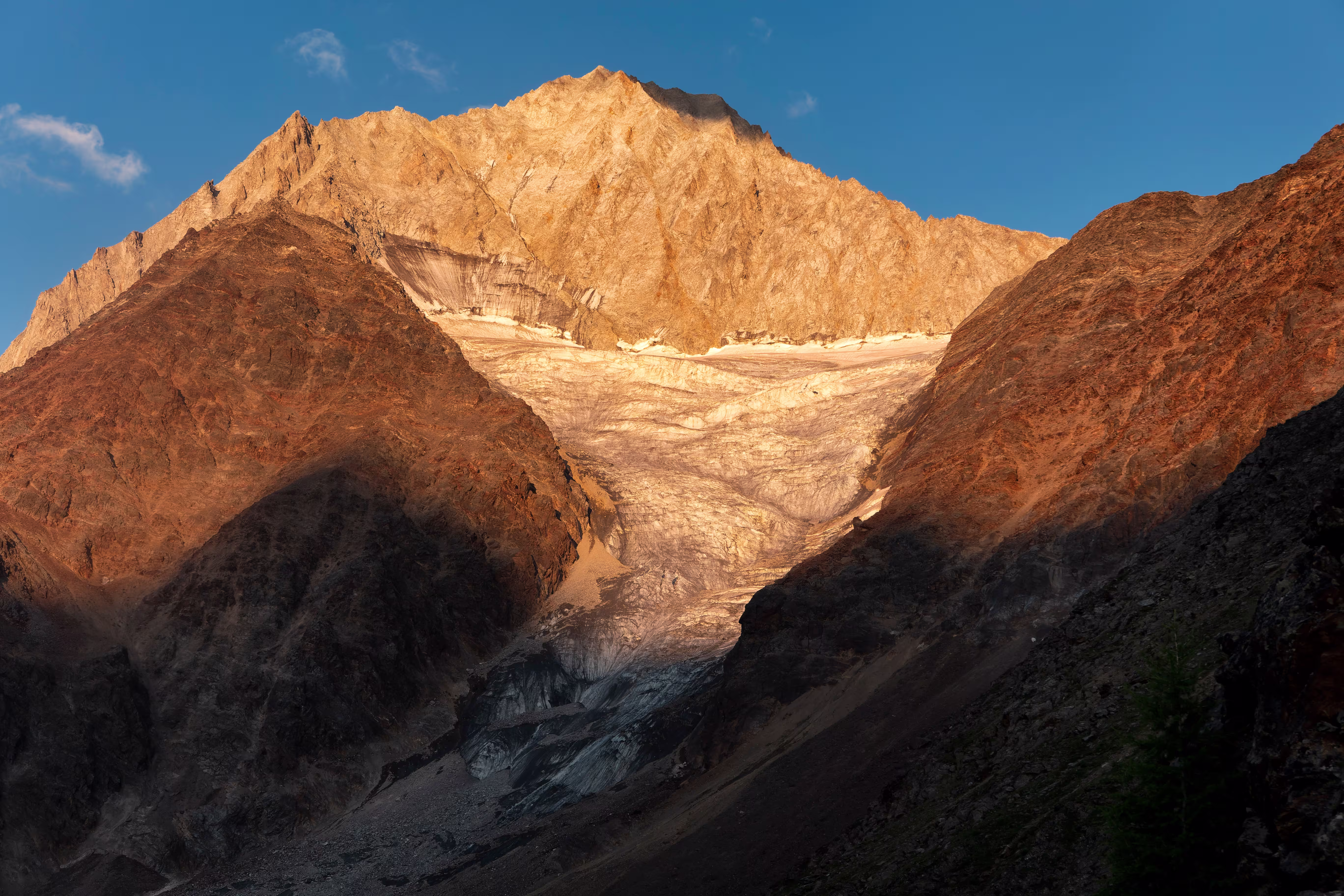 Il Bietschorn e il Nestgletscher al tramonto