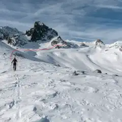 La lunghissima Val Sarsura con la cima rocciosa