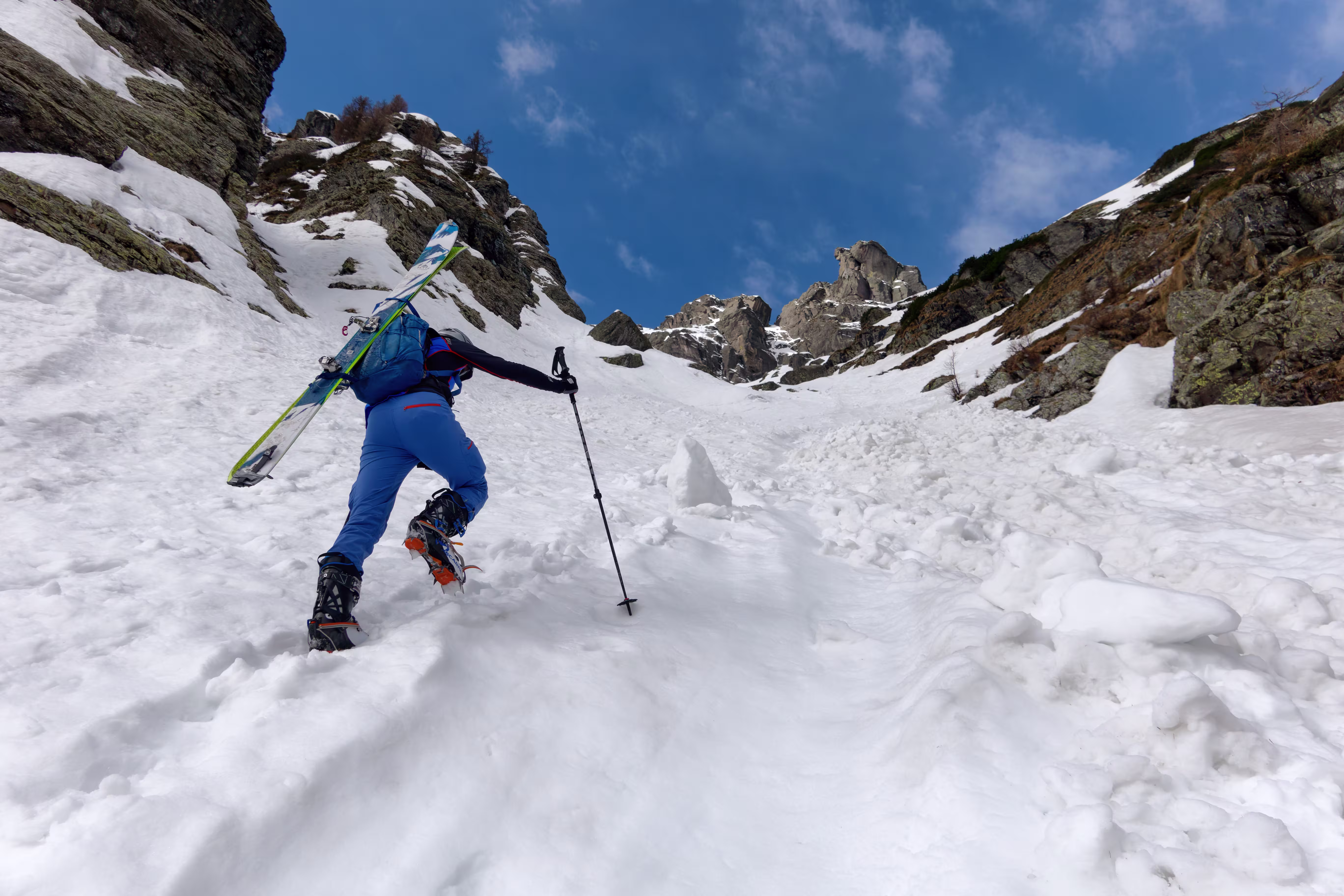 Saliamo il canale con i ramponi