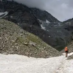 Il primo nevaio salendo al Rifugio Nacamuli