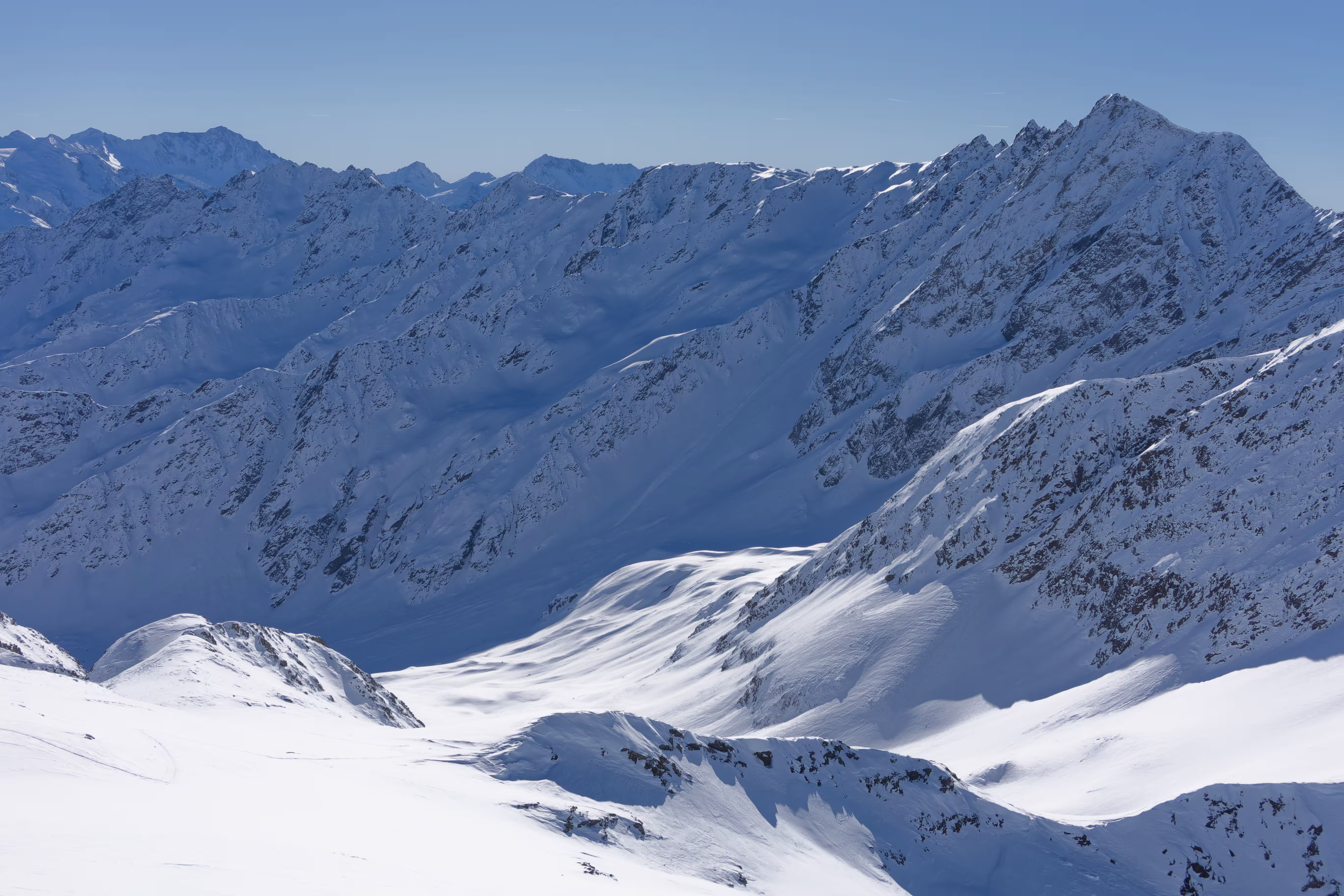 La Punta di PIetra Rossa dalla vetta