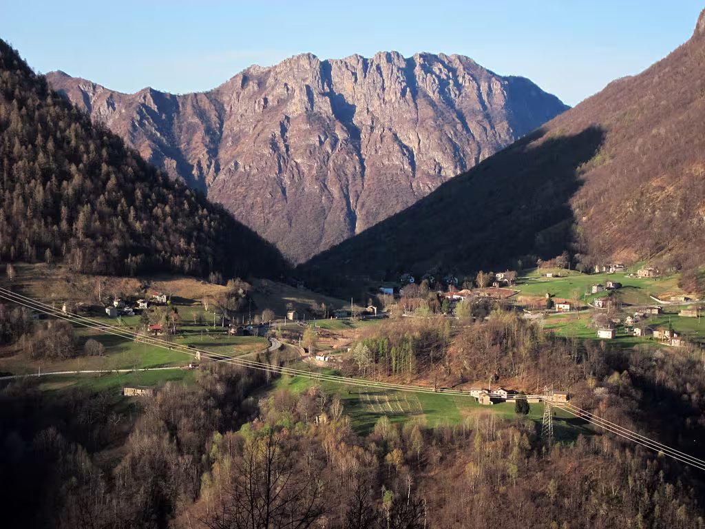 Alba sulla Valvarrone