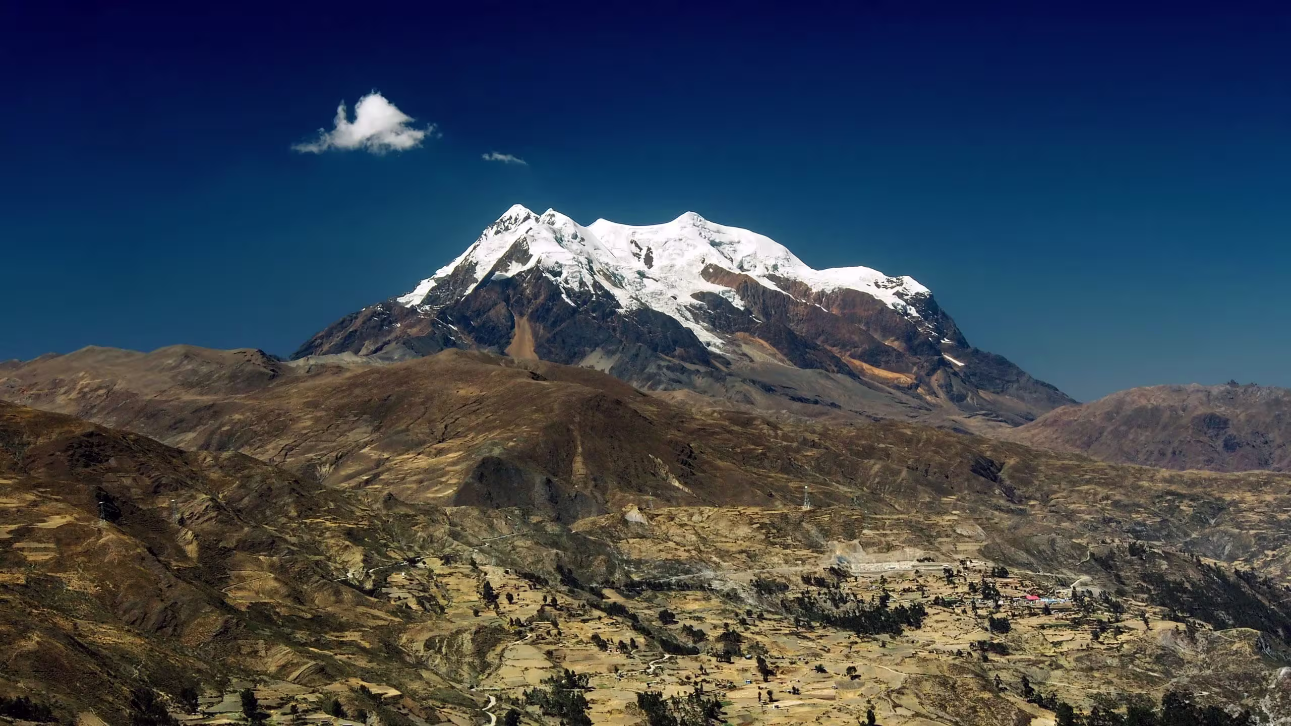 L’impressionante mole dell'Illimani