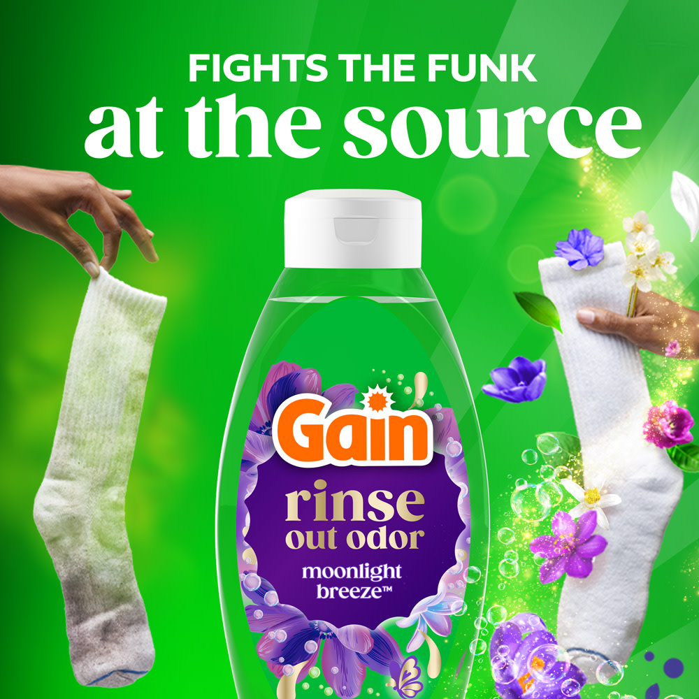 Gain Moonlight Breeze Rinse and Renew Fabric Rinse secondary image 02 fights the funk at the source