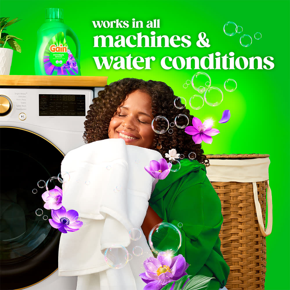 Gain Moonlight Breeze Liquid Laundry Detergent