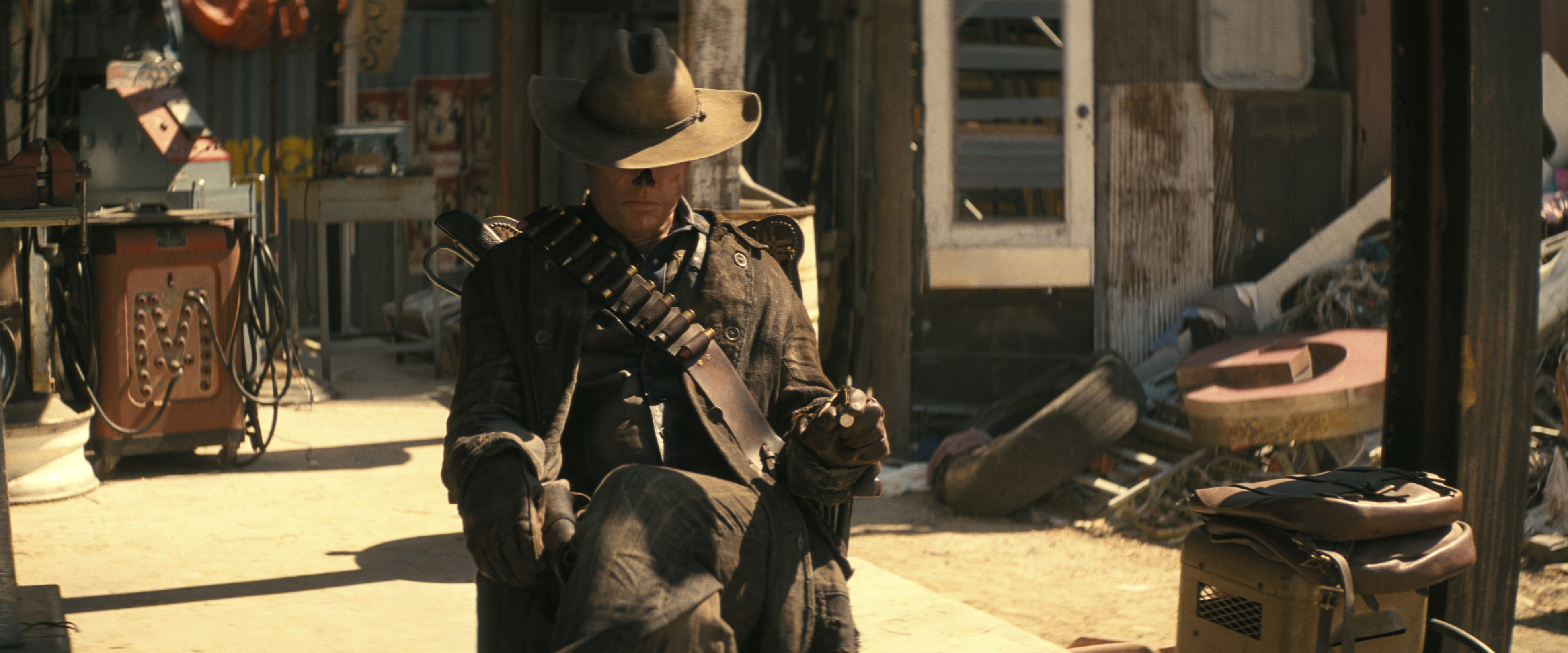 Fallout_Season1_TheGhoul