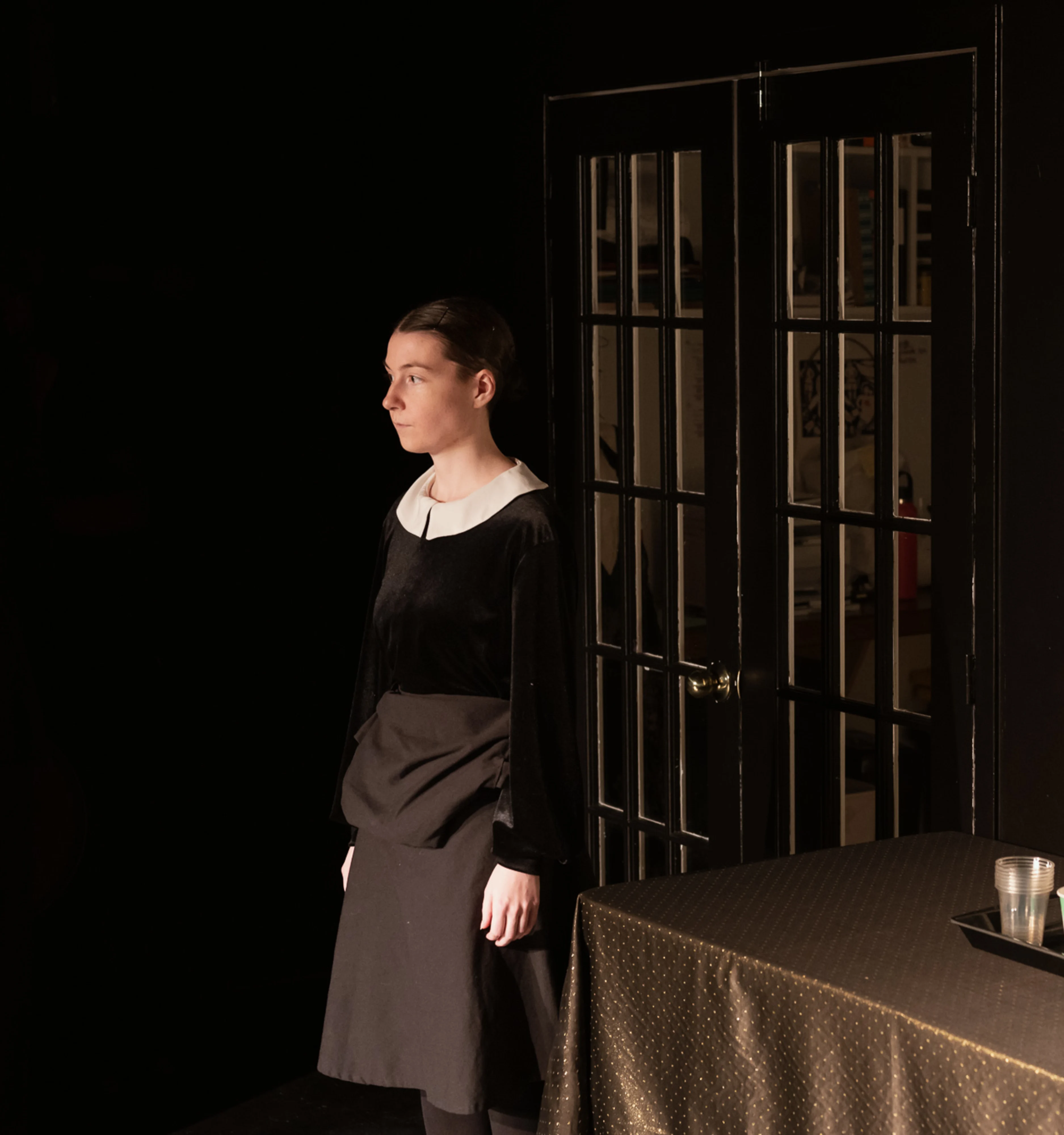 Atelier 2e année (2023) — scène en costume