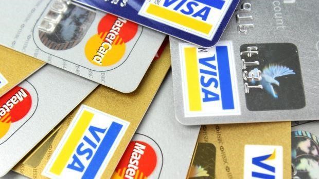 Premières cartes de crédit utilisées pour les achats en ligne