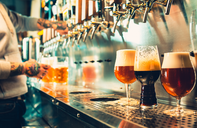 How Old Do You Have to Be to Be a Bartender: A Complete Guide to Age Requirements and Career Opportunities