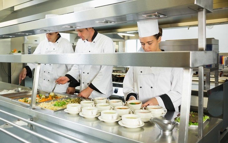 Four%20chefs%20working%20in%20a%20big%20kitchen%20at%20service%20time-793789-edited.jpeg
