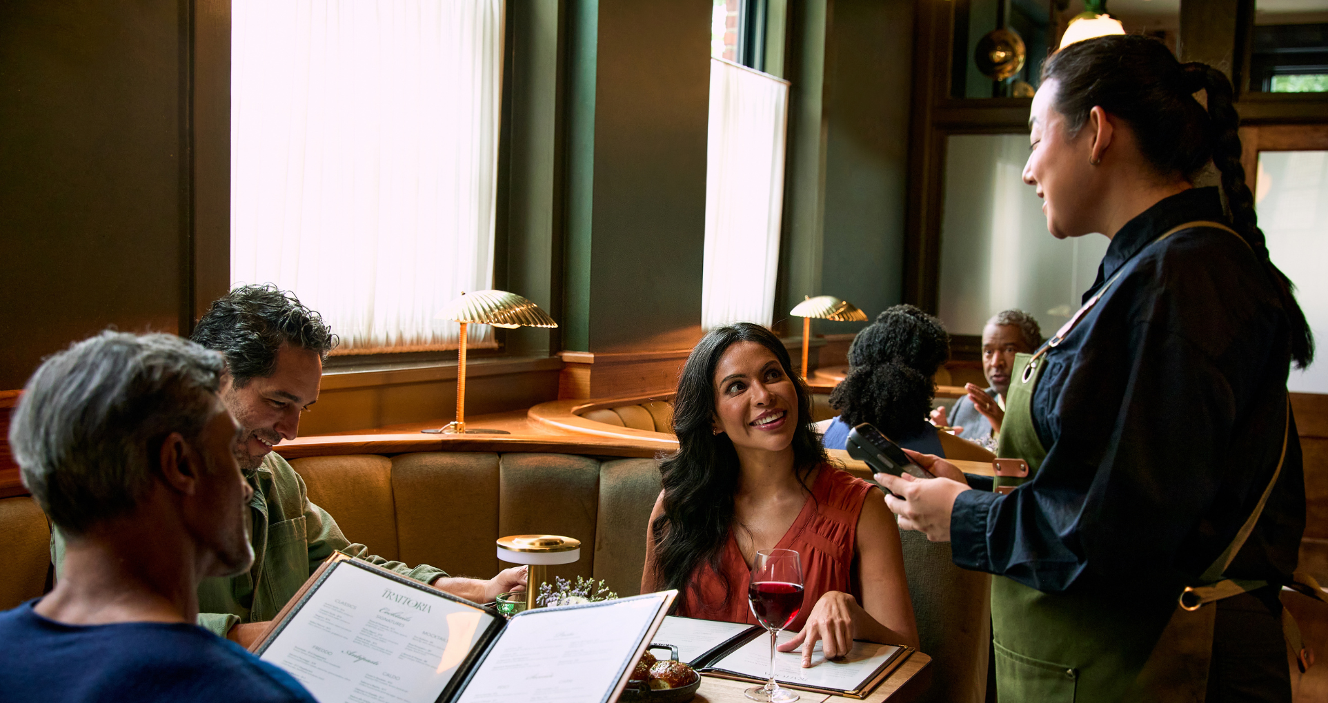 How Full-Service Restaurants Use Handheld POS to Speed Up Table Turns Thumbnail Image