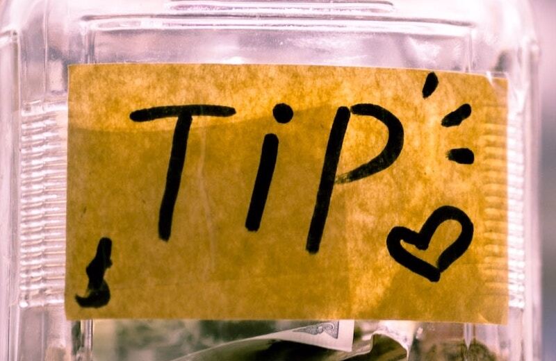 Server tip out