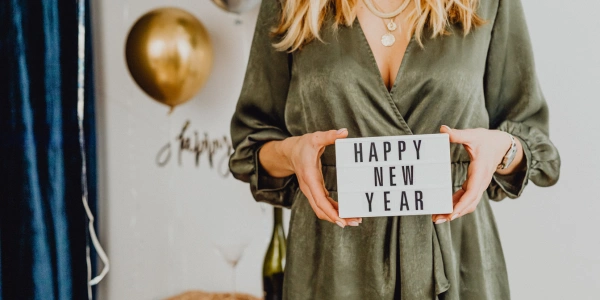 Decide whether to discontinue or continue sending New Year's cards depending on your company's situation