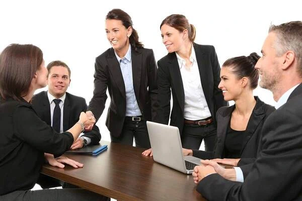 business-idioms-to-improve-English-speaking-at-work