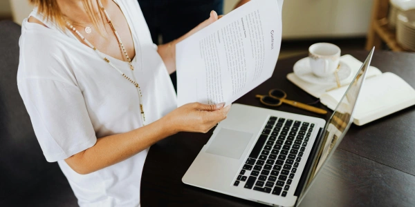 郵送ではなく電子契約するという手段も