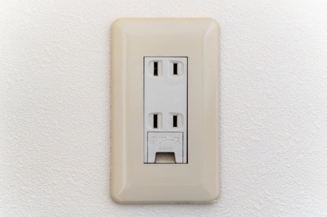 Outlet and plugs in Japan