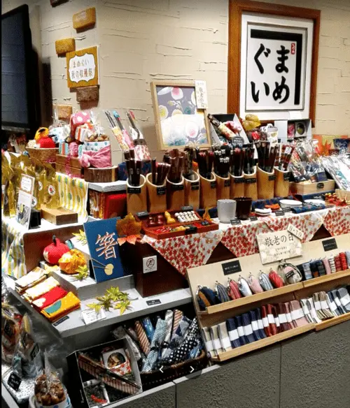 japanese knick knacks store
