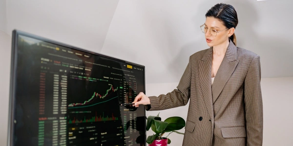 金融・医療業界におけるAIトランスフォーメーションの導入事例