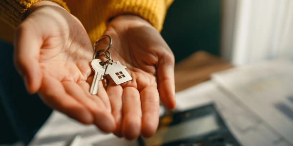 外国人が不動産購入するには代理人が必要