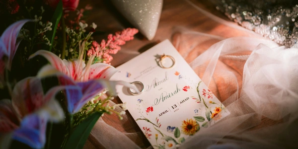 結婚式の招待状を作成する手順