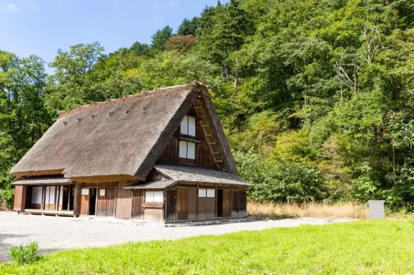 houses for free in Japan