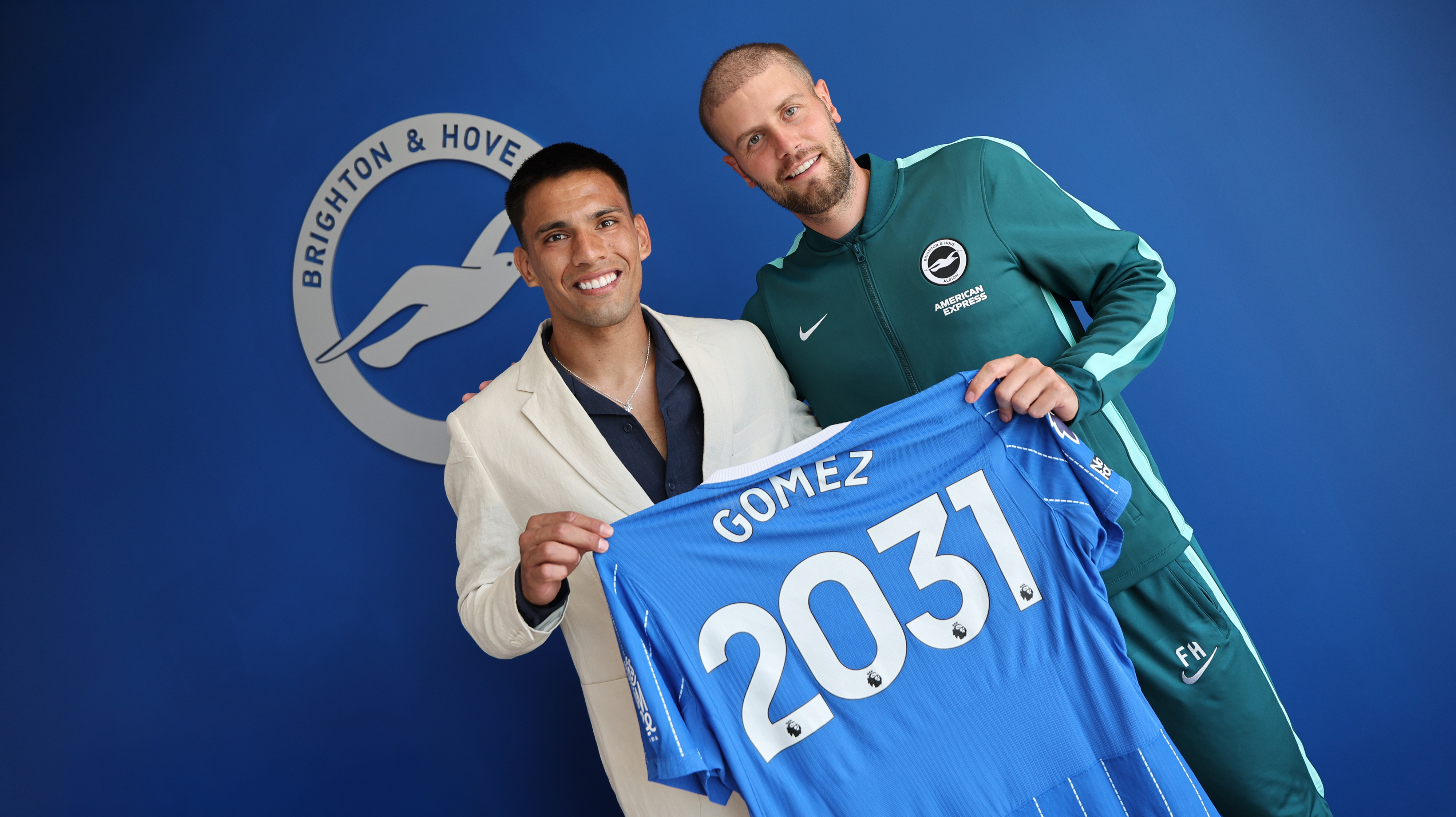 Diego Gomez signs new contract