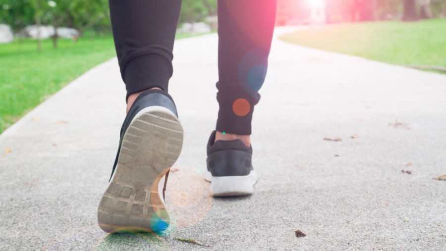 Haruskah jalan kaki 10.000 langkah dalam sehari?