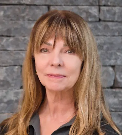 A portrait photo of Laurie A portrait photo of Laurie