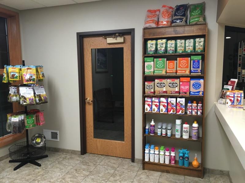 Food and pet health supplies shop at Willow Springs Veterinary Clinic