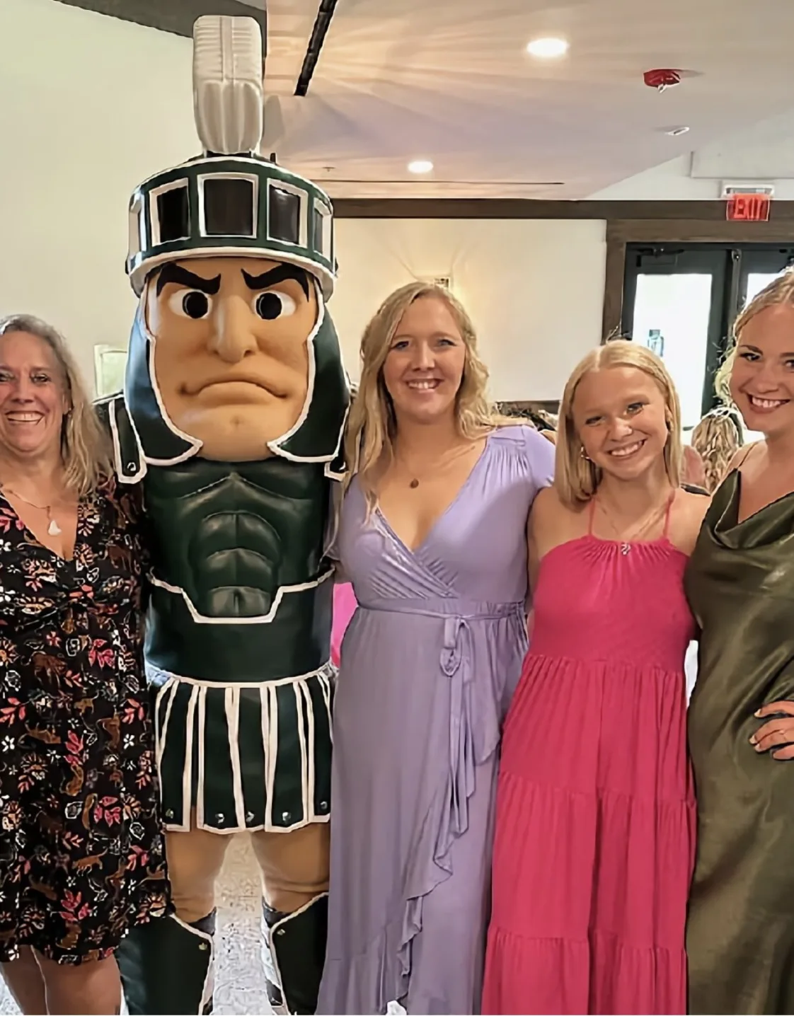 Dr. Karyn Houser Dr. Karyn Houser