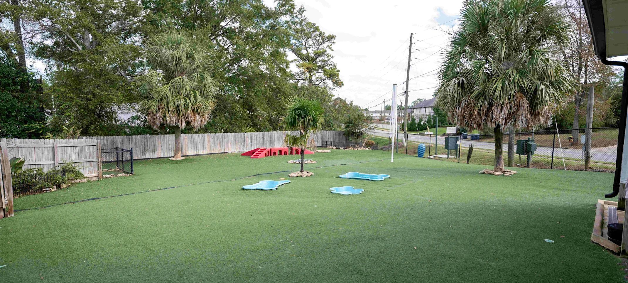 Club Mutt outdoor area Club Mutt outdoor area