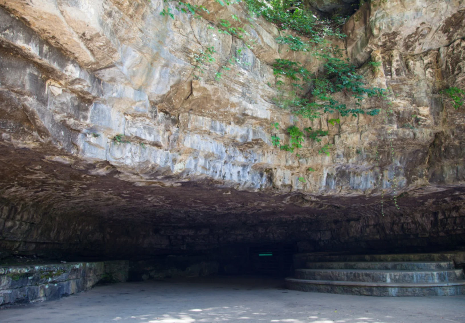Dunbar Cave Clarksville