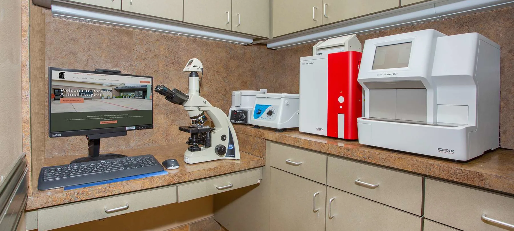 Lab area and equipment at Roanoke Animal Hospital.