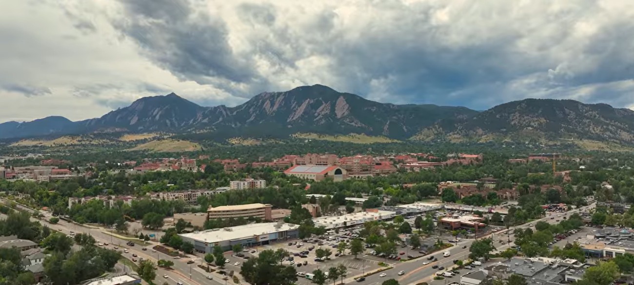 Ariel view of the neighborhood surround Colorado Animal Specialty & Emergency's building.