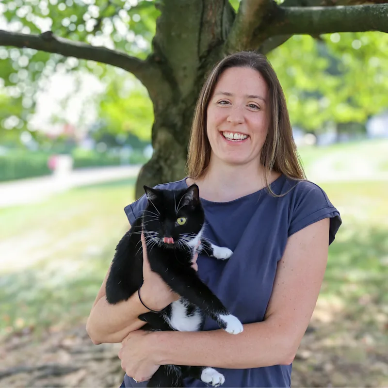 Gina Watzka with cat Gina Watzka with cat