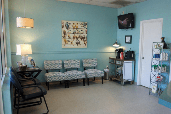 Strawbridge Animal Care's lobby area where you can sit in comfy chairs and make yourself some coffee while you wait.