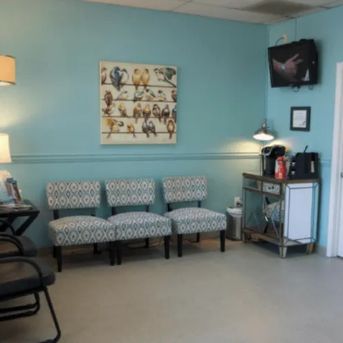 Strawbridge Animal Care's lobby area where you can sit in comfy chairs and make yourself some coffee while you wait.