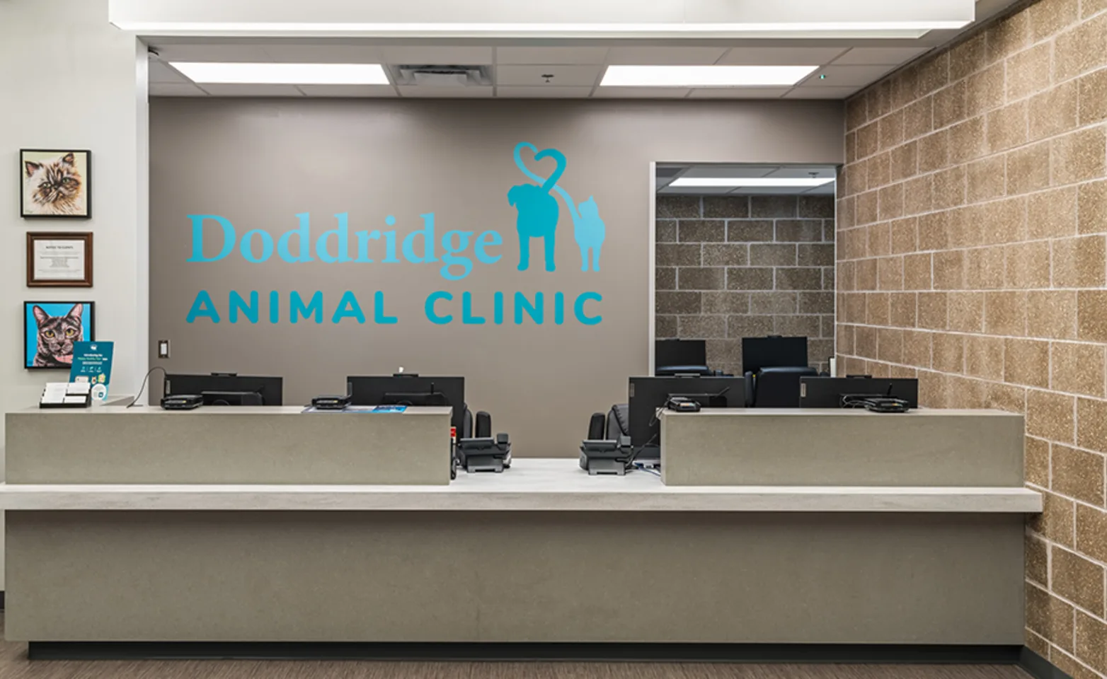 The front desk of Doddridge Animal Clinic