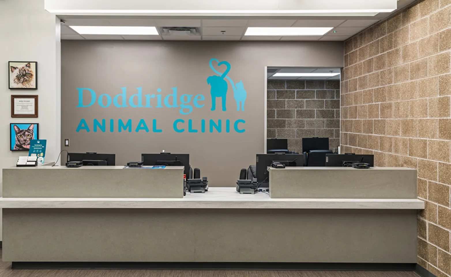 The front desk of Doddridge Animal Clinic