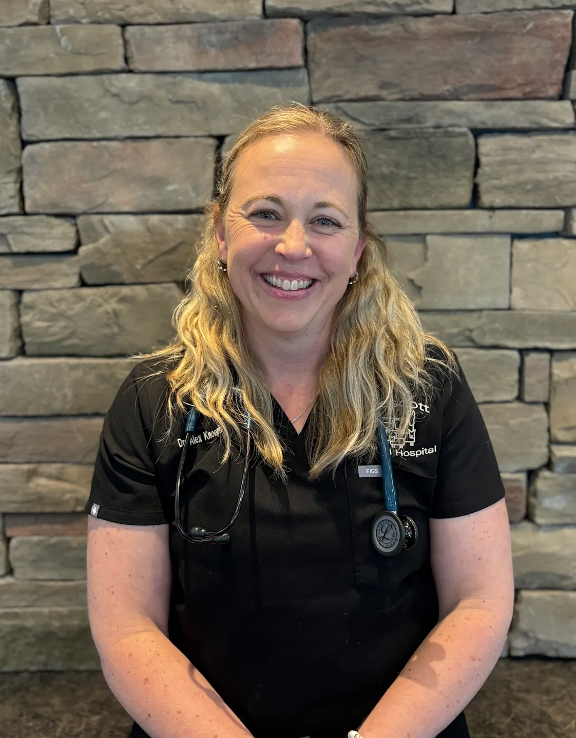 Dr. Alexandra Knoepfli Dr. Alexandra Knoepfli