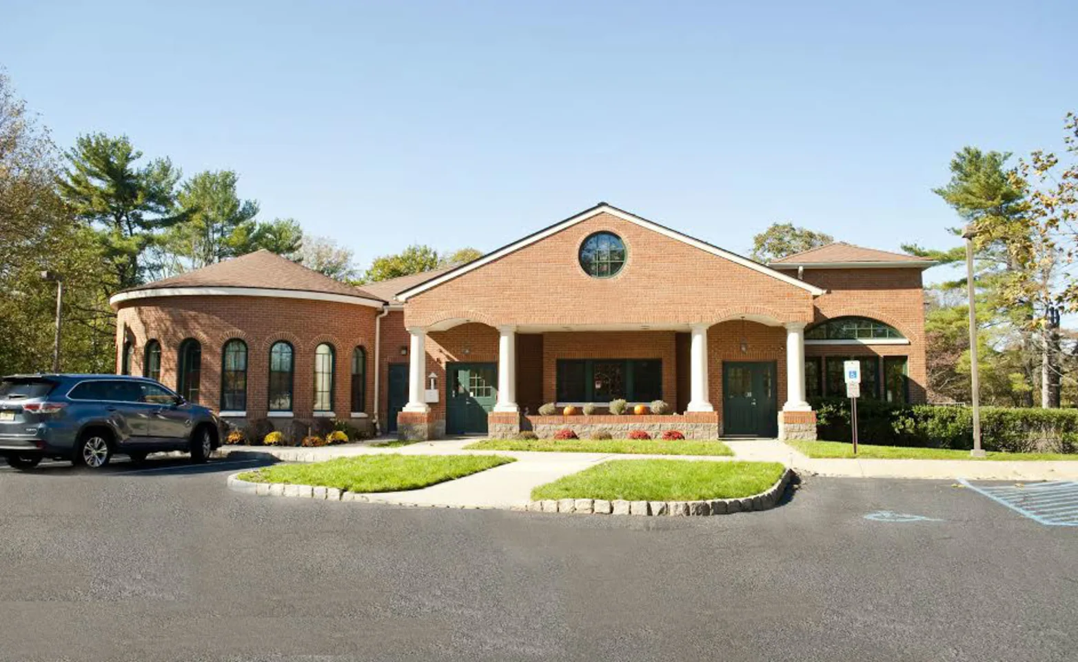 Princeton Animal Hospital & Carnegie Cat Clinic front view